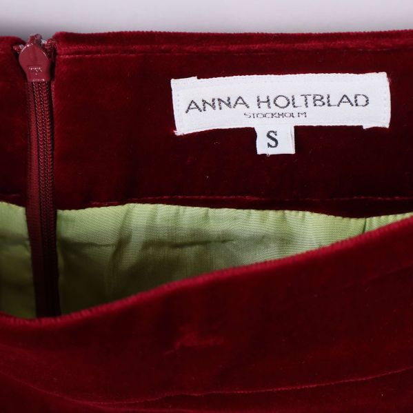 Närbild på etikett Anna Holtblad Stockholm storlek S