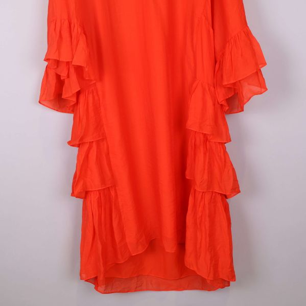 Volanger på nederdelen