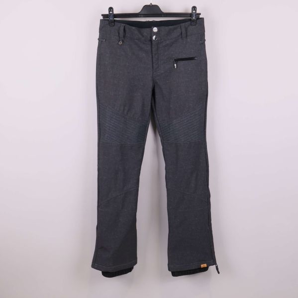 Grå softshellbyxa upphängd på galge, framifrån