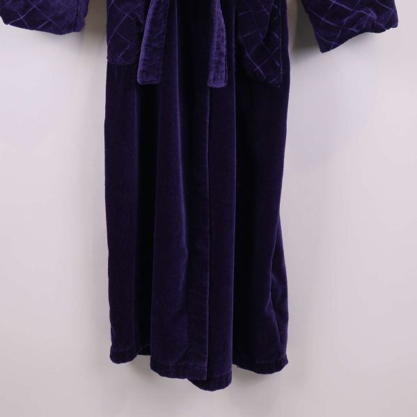 Nederdel av lila morgonrock i frottétyg