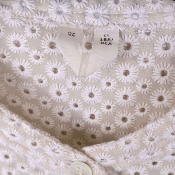 Kragdetalj på skjorta