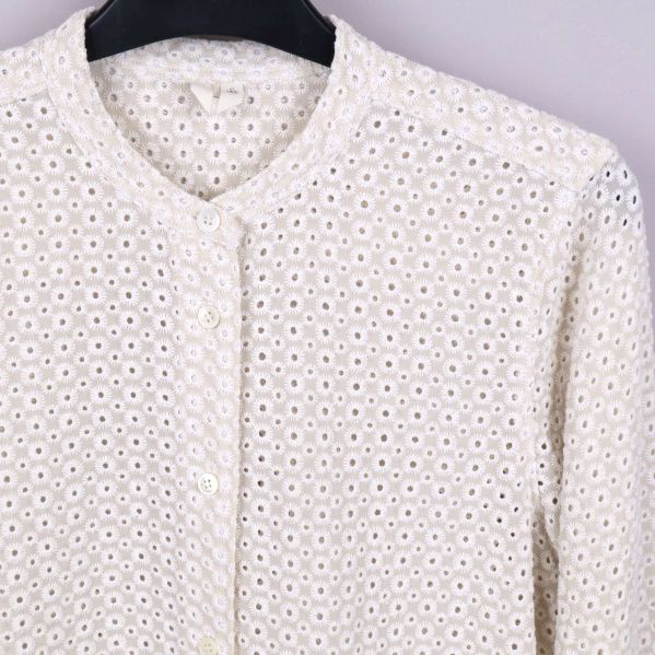 Kragdetalj på skjorta