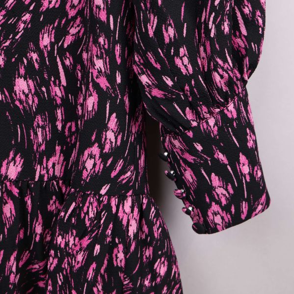 Märkesetikett och detaljer