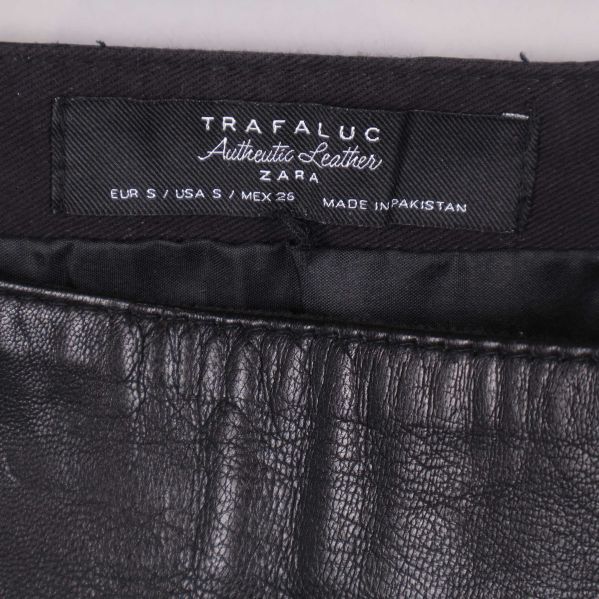 Nedre dragkedja på kjol