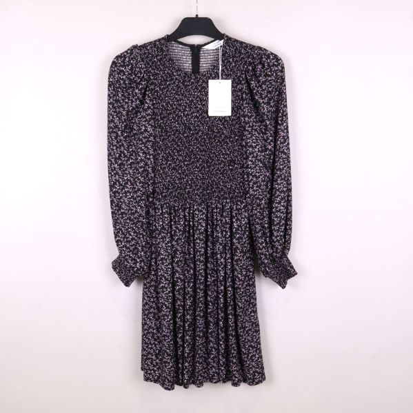 Blommönstrad klänning framifrån