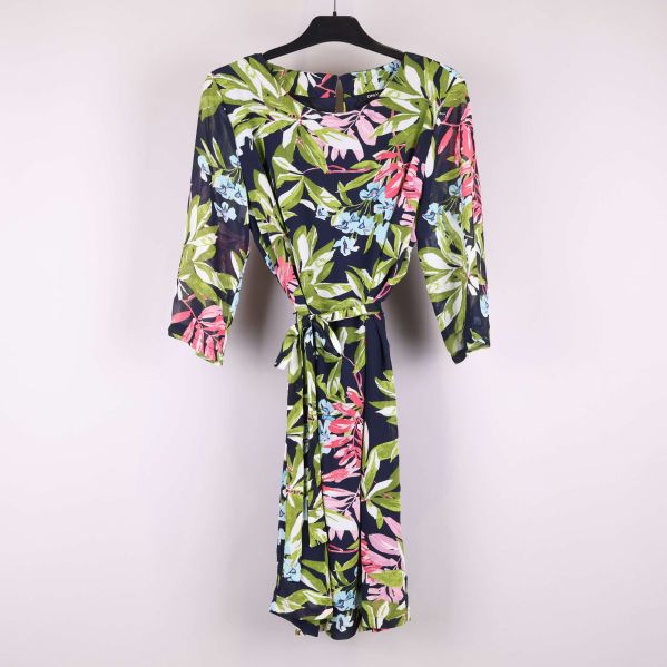 Klänning med blommönster