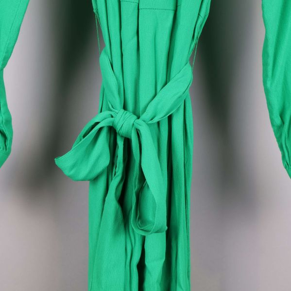 Knytskärp och nederdel