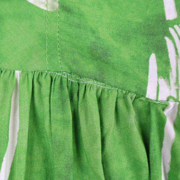 Detaljerat blommigt mönster