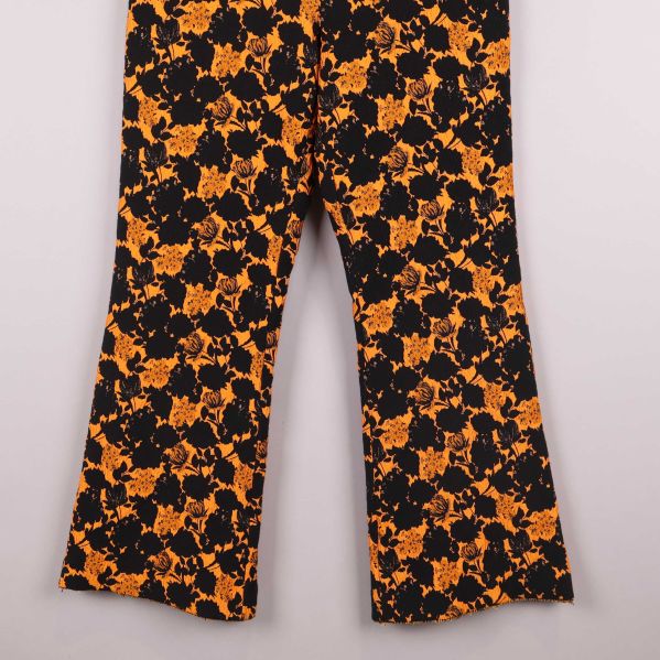 Detaljerad blommönsterdesign