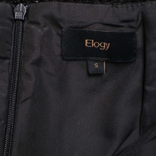 Närbild på svart innerfoder och logotypen Elogy