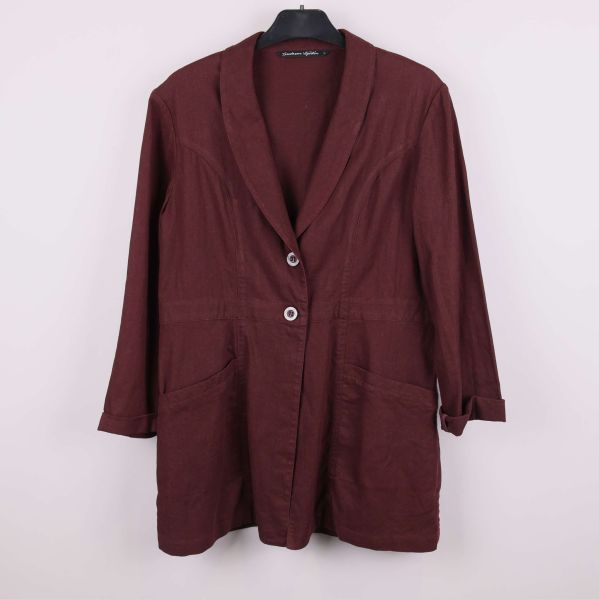 Vinröd lång kavaj med två knappar och fickor framtill