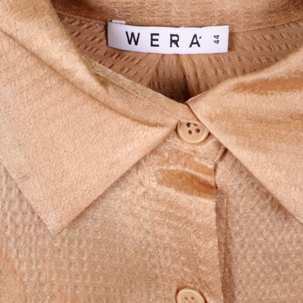 Baksida med glansig finish