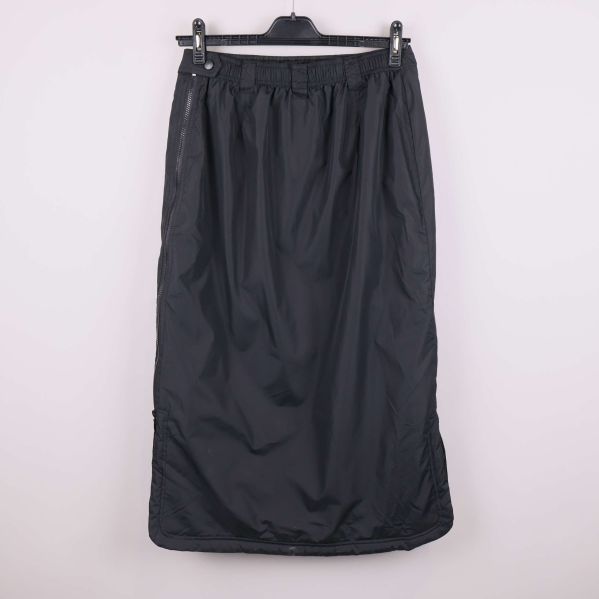 Svart termokjol med resår baktill synlig