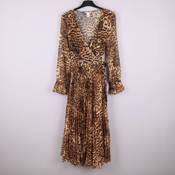 Leopardmönstrad klänning med V-ringning