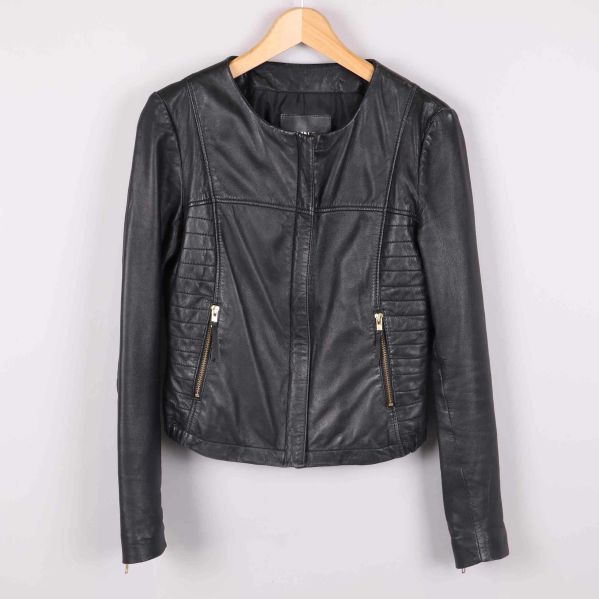 Framsida med snygga dragkedjor