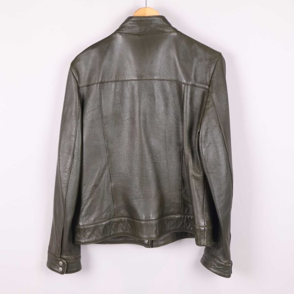 Jackans raka passform bakifrån