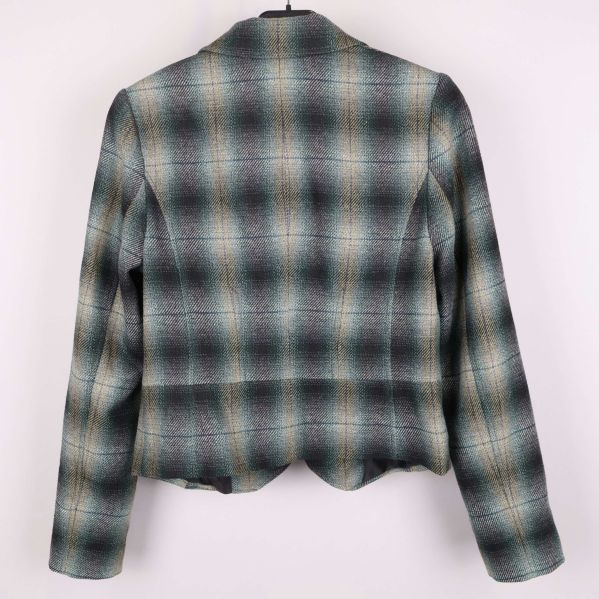 Baksida av rutig kavaj