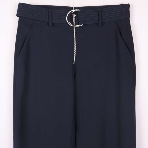 Närbild av bältesdetalj