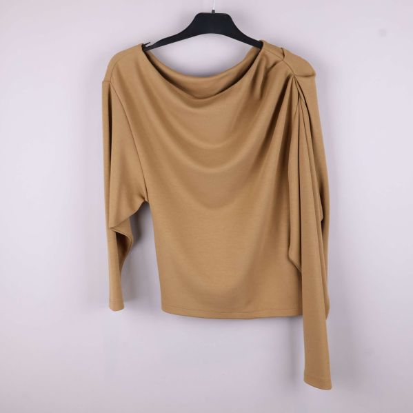 Asymmetrisk topp med draperad axel