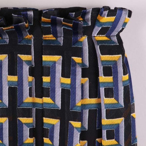 Dold dragkedja i midjan