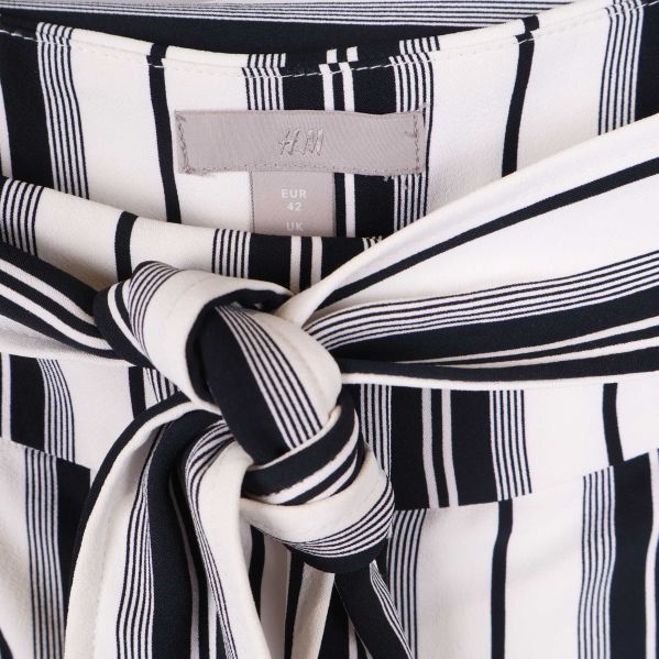 Framsida med knytskärp