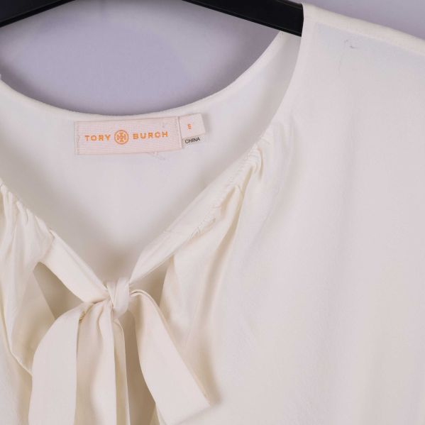 Enkel nederdel på blus