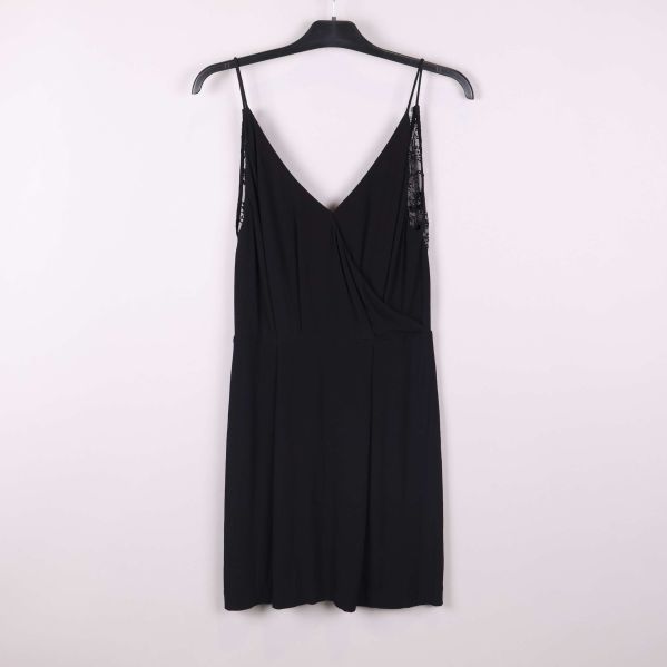 Svart klänning framifrån