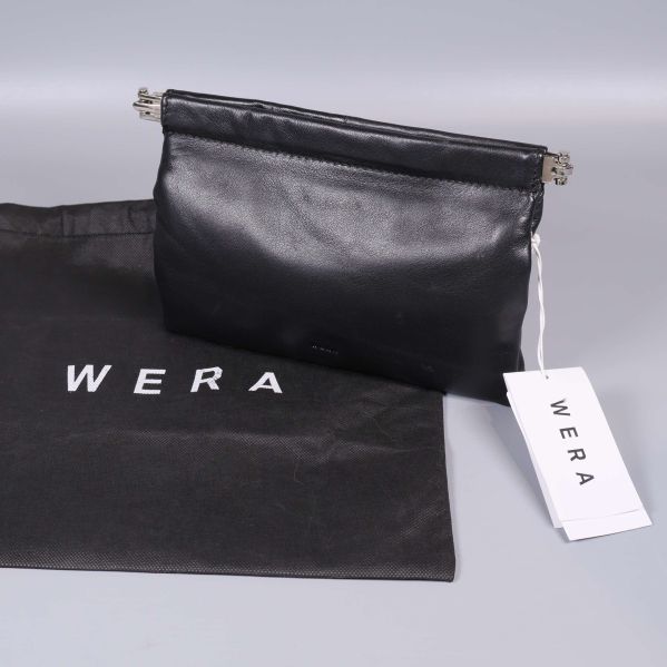 Svart axelremsväska från Wera med etikett och dustbag