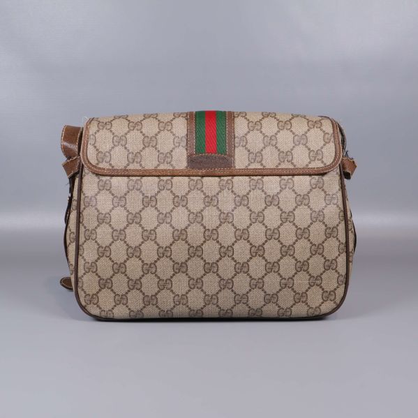 Baksidan på Gucci väska med monogram