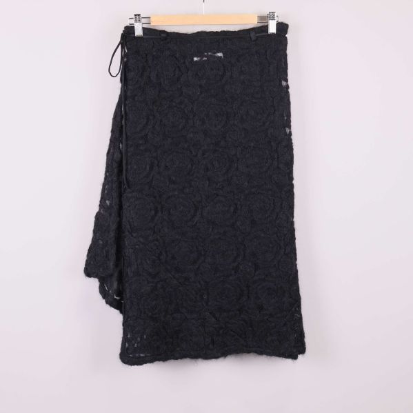 Svart kjol bakifrån