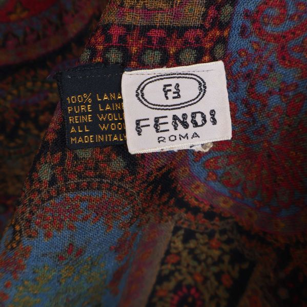 Material- och varumärkestaggar för Fendi sjal med ullinformation