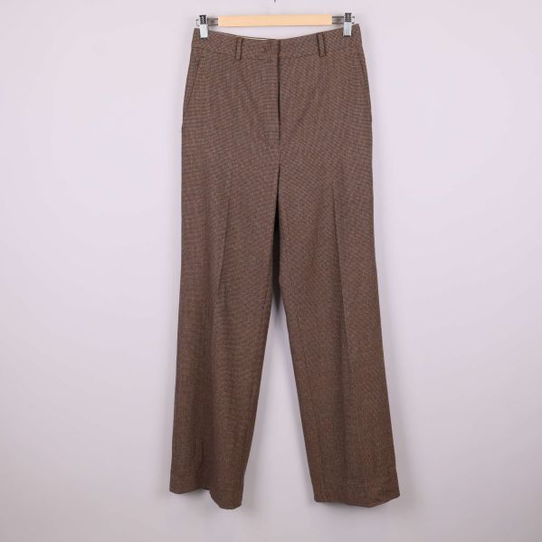 Kostymbyxa framifrån