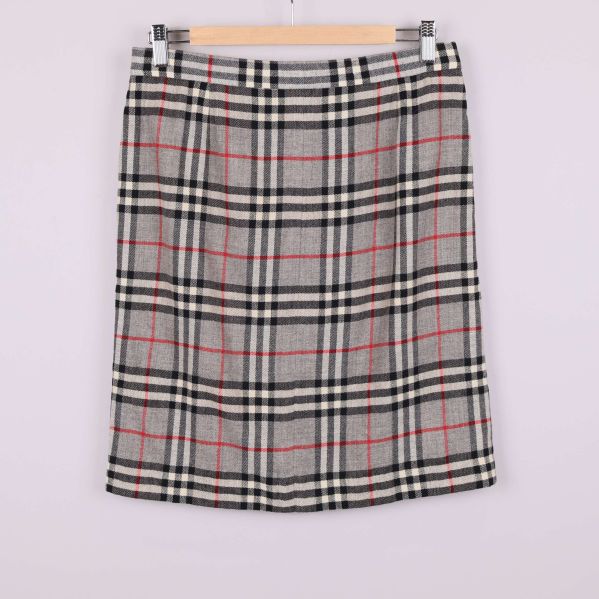 Framsidan av rutig kjol 