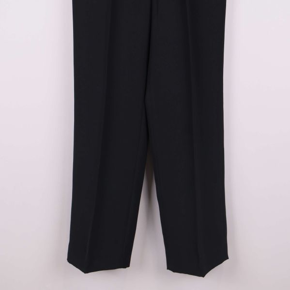 Raka benslut på byxorna