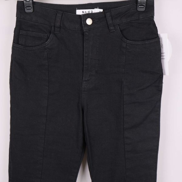 Detaljerad midja och knäppning