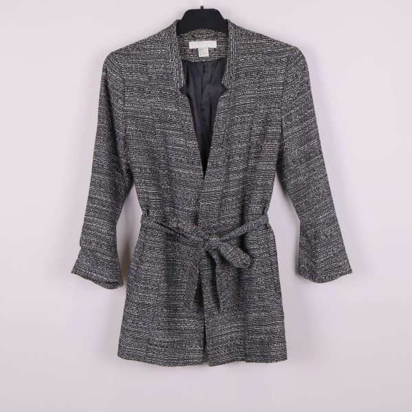 Kavaj med knytskärp och mönster