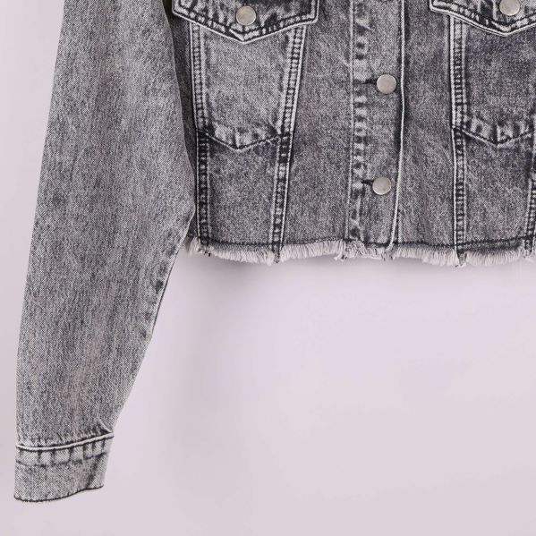 Detalj av rå kantnederdel