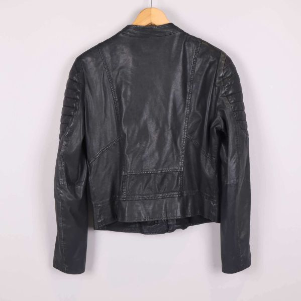 Baksida med sömdetaljer