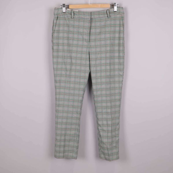 Framsidan av rutiga slacks 