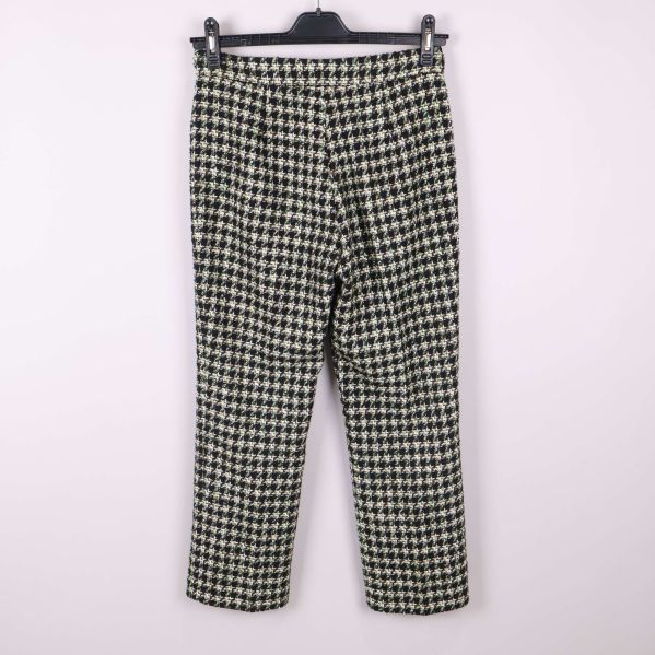 Bakvy på mönstrad byxa