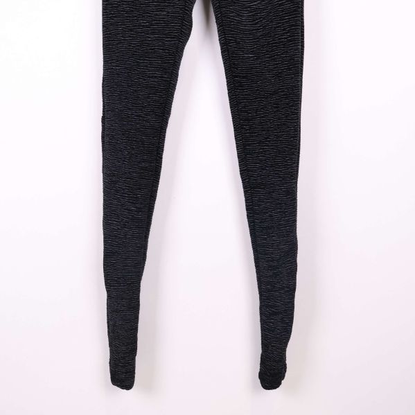 Detaljer kring midjan på tights