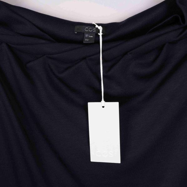 Bakre vy av klänning