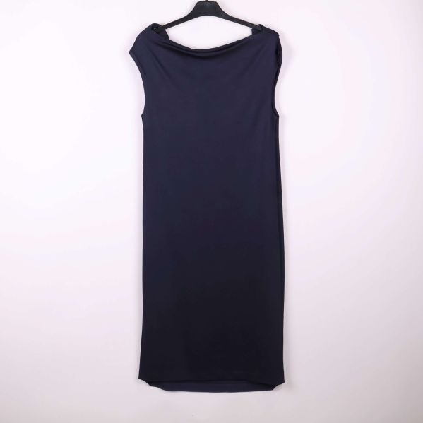 Detalj av klänningens nederdel