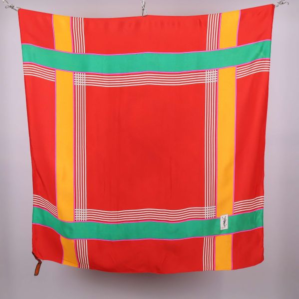 Scarfen fotad avigsida