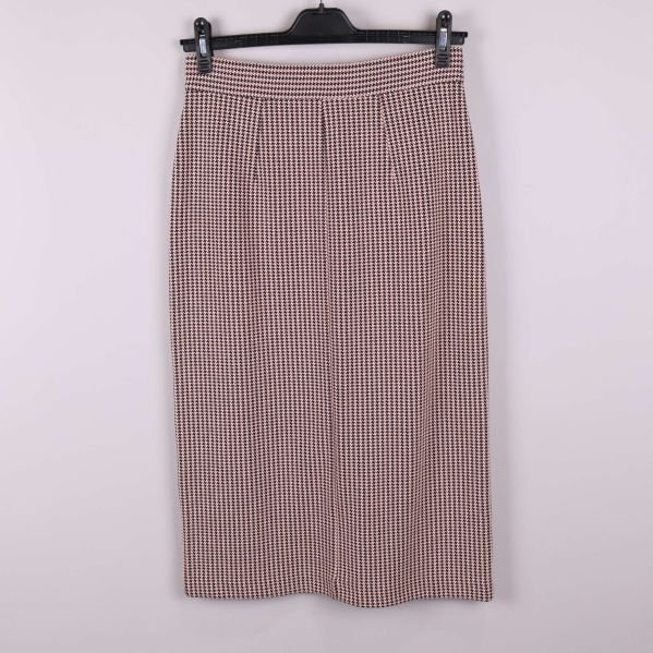 Baksida av pennkjol i mönster