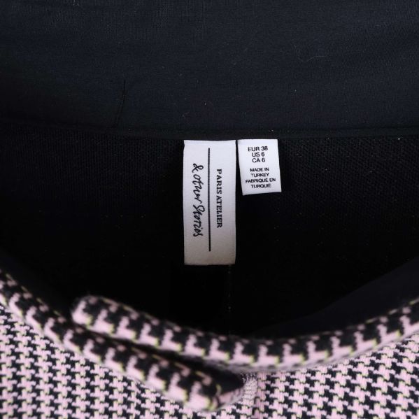 Nederkant av kjol med mönster