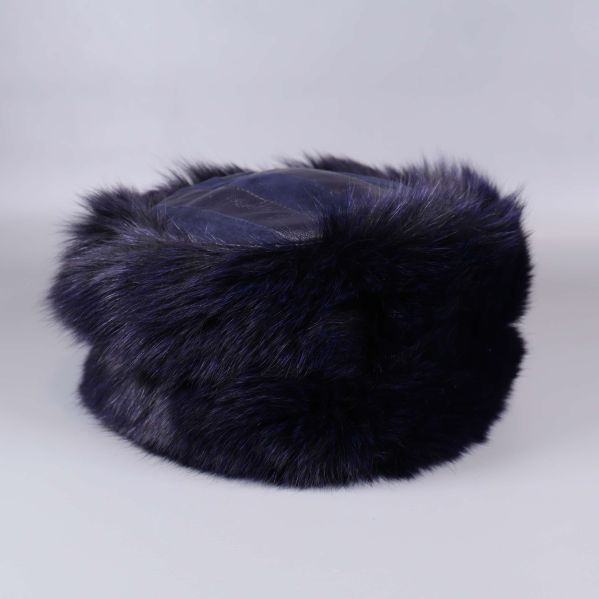 Pälshatt sedd från sidan med djup päls