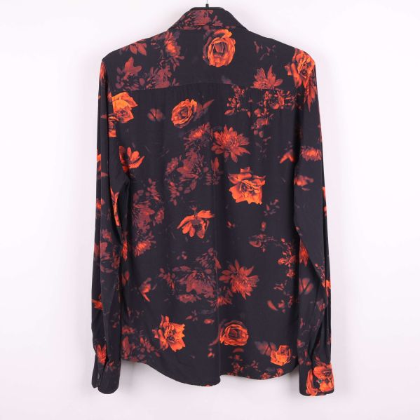 Nederdel med avrundad fåll