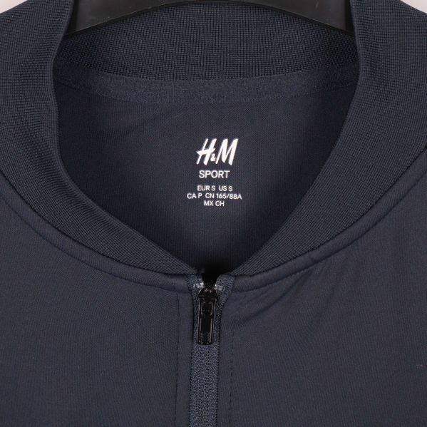 Fickor och dragkedja i fokus