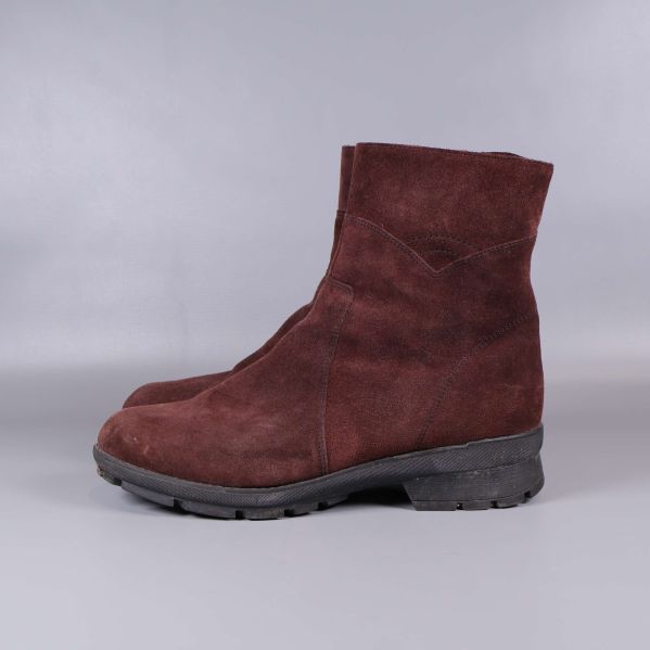 Bruna mockaboots i mocka från höger sida